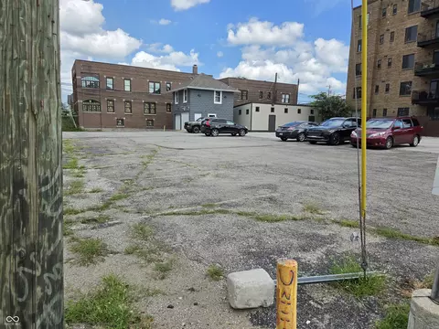 841 N Delaware St, Indianapolis, IN 46204