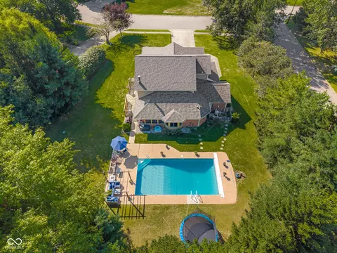 1001 Butternut Dr, Columbus, IN 47201