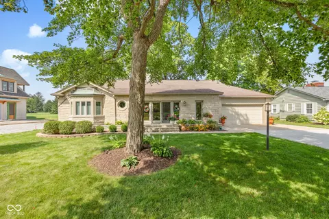 2218 Elmwood Dr, Lebanon, IN 46052