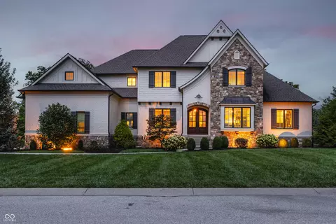 6702 Berkley Ct, Zionsville, IN 46077