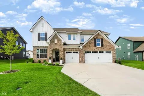 1228 Thornwood Dr, Greenwood, IN 46143