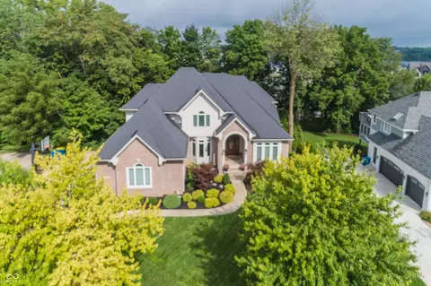 10522 Aeronca Ln, Mccordsville, IN 46055