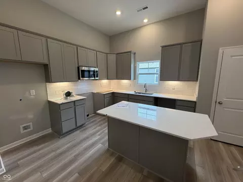 1646 Pebble Beach Dr, Pendleton, IN 46064 photo 2