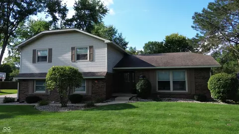204 S Oak Boulevard Dr, Greenfield, IN 46140