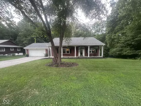 2 Locust Hill St, Crawfordsville, IN 47933