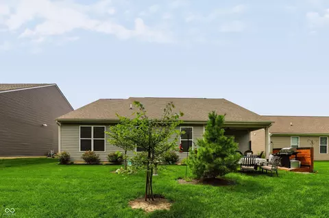 Exterior - 8398 Hulton Rd, Pendleton, IN 46064 photo 7 of 10