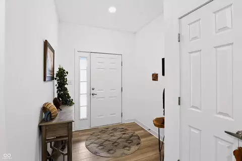 Entry Way - 8398 Hulton Rd, Pendleton, IN 46064 photo 1 of 3