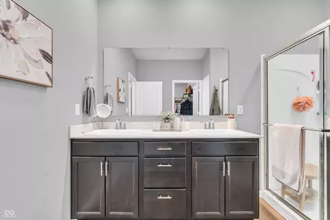 Bath - 2964 W Patchwork Dr, Monrovia, IN 46157 photo 1 of 2