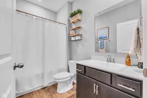 Bath - 2964 W Patchwork Dr, Monrovia, IN 46157 photo 2 of 2
