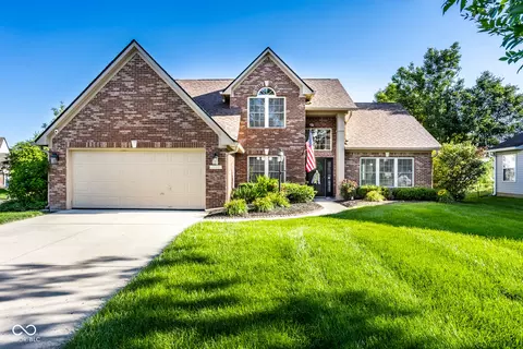 1022 Sugar Maple Dr, Greenwood, IN 46143