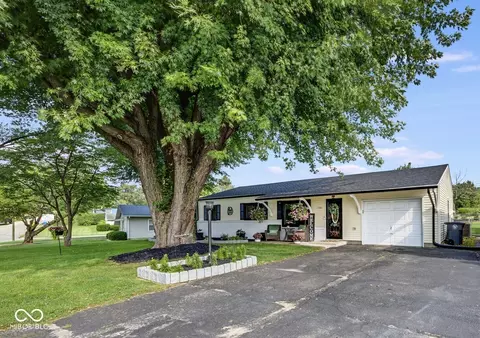 1332 W 6th St, Connersville, IN 47331