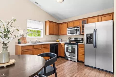 Kitchen - 9621 W Stargazer, Pendleton, IN 46064 photo 3 of 4