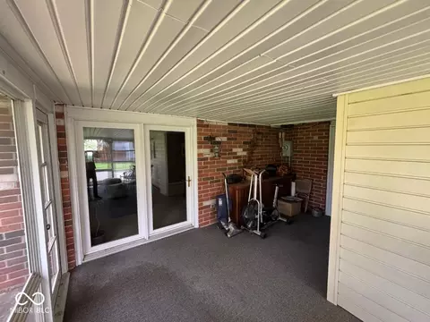 Exterior - 3100 E Sunset Dr, Muncie, IN 47303 photo 3 of 4