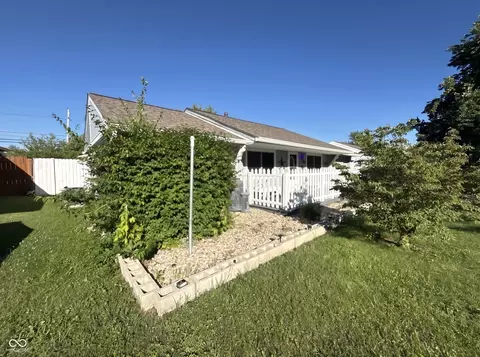641 Sweetbriar Dr, Whiteland, IN 46184
