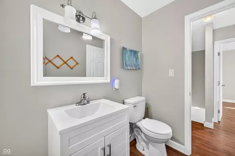 Bath - 5365 E State St E, Columbus, IN 47201 photo 7 of 8