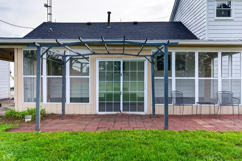 Exterior - 5365 E State St E, Columbus, IN 47201 photo 6 of 22