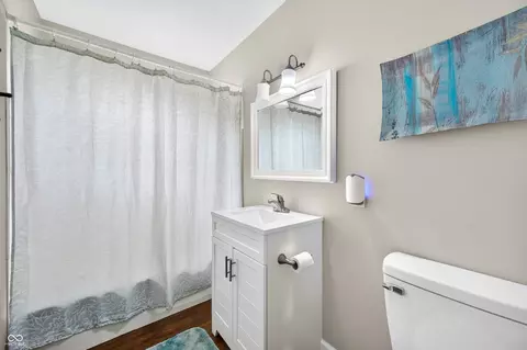 Bath - 5365 E State St E, Columbus, IN 47201 photo 6 of 8