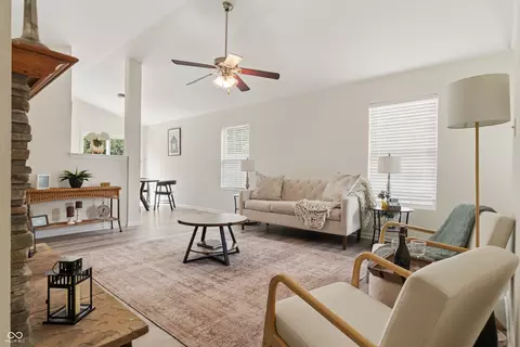 Living - 9685 W Stargazer, Pendleton, IN 46064 photo 3 of 4