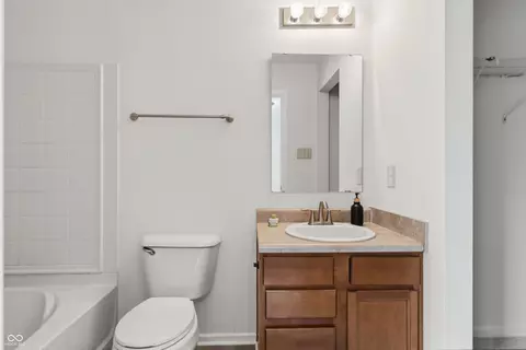 Bath - 9685 W Stargazer, Pendleton, IN 46064 photo 1 of 3