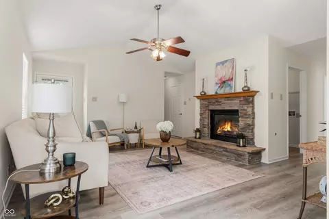 Living - 9685 W Stargazer, Pendleton, IN 46064 photo 2 of 4