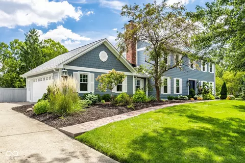 215 Sherwood Ct, Zionsville, IN 46077