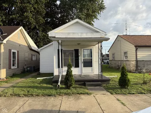 723 1st St, Shelbyville, IN 46176