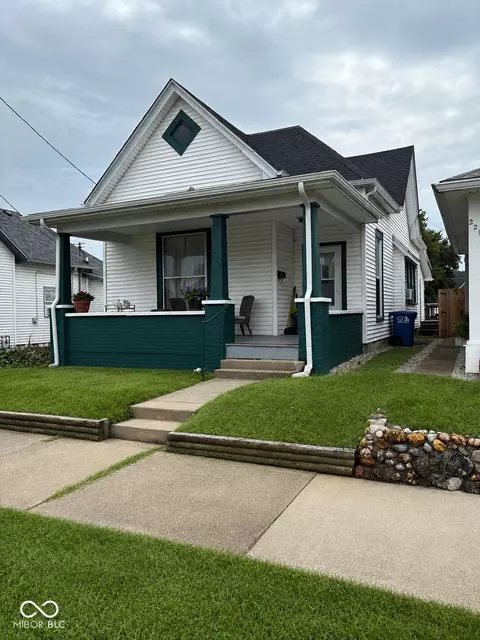 219 W Locust St, Shelbyville, IN 46176