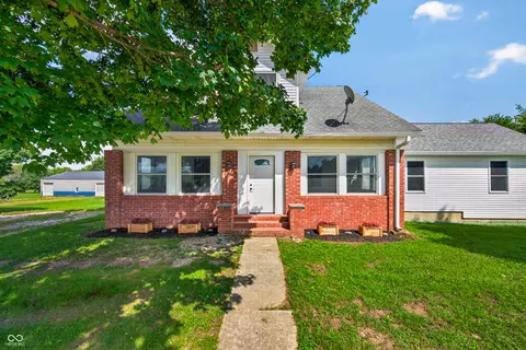 6463 S 125 W, Trafalgar, IN 46181