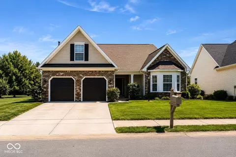8194 Sedge Grass Rd, Noblesville, IN 46060