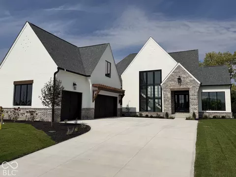10880 Dartmoor Ct, Zionsville, IN 46077