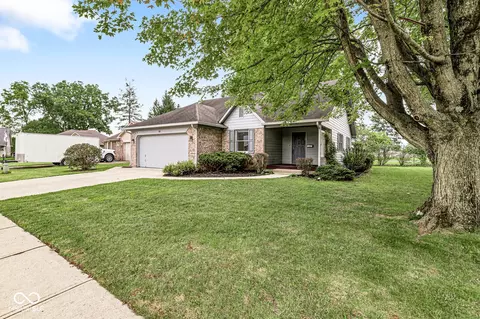 103 Shade Tree Ct, Greenfield, IN 46140
