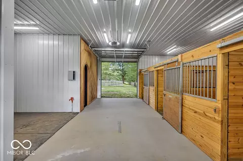 Entry Way - 4585 E Robinson Rd, Bloomington, IN 47408 photo 4 of 4