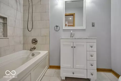 Bath - 4585 E Robinson Rd, Bloomington, IN 47408 photo 3 of 4