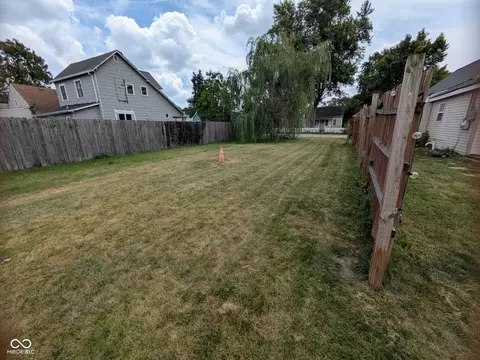 2222 Martha St, Indianapolis, IN 46221