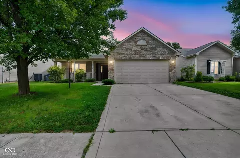14878 War Emblem Dr, Noblesville, IN 46060
