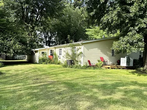 Exterior - 928 S Broadway St, Pendleton, IN 46064 photo 3 of 8