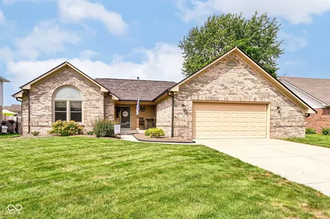 460 Hall Dr, Greenwood, IN 46142