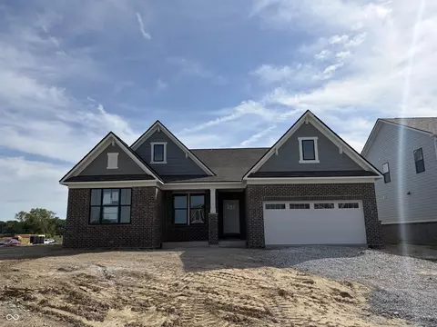 2311 Red Squirrel Way, Zionsville, IN 46077