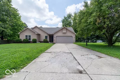 572 San Ricardo Dr, Greenwood, IN 46142