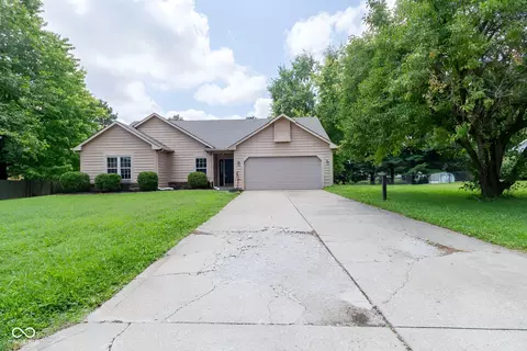 572 San Ricardo Dr, Greenwood, IN 46142