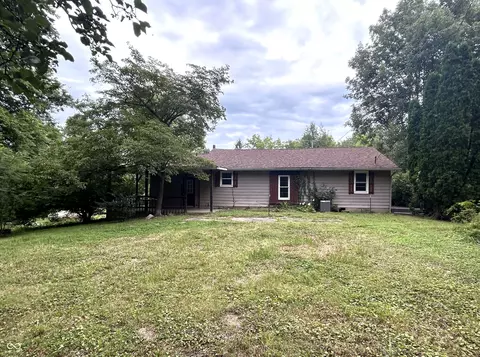 Exterior - 952 E Booe, Austin, IN 47102 photo 4 of 5