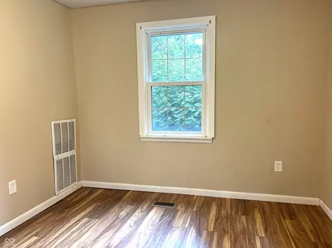 Bedroom - 952 E Booe, Austin, IN 47102 photo 1 of 3