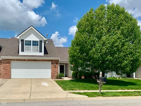 1350 Hamilton Dr, Greenwood, IN 46143