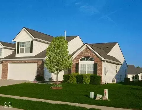 1350 Hamilton Dr, Greenwood, IN 46143