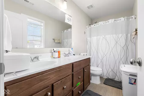 Bath - 8142 Lythrium Way, Plainfield, IN 46168 photo 1 of 8
