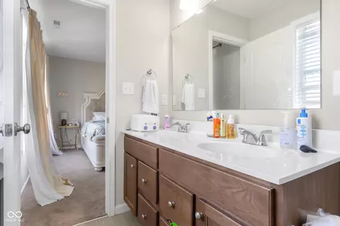 Bath - 8142 Lythrium Way, Plainfield, IN 46168 photo 2 of 8