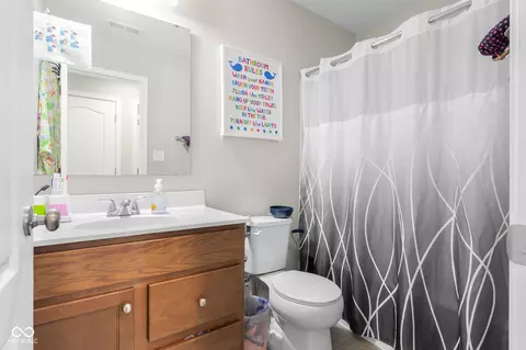 Bath - 8142 Lythrium Way, Plainfield, IN 46168 photo 6 of 8