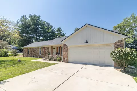 5532 Arrowhead Dr, Greenfield, IN 46140