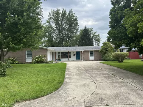 3227 Meadowcrest Dr, Anderson, IN 46011