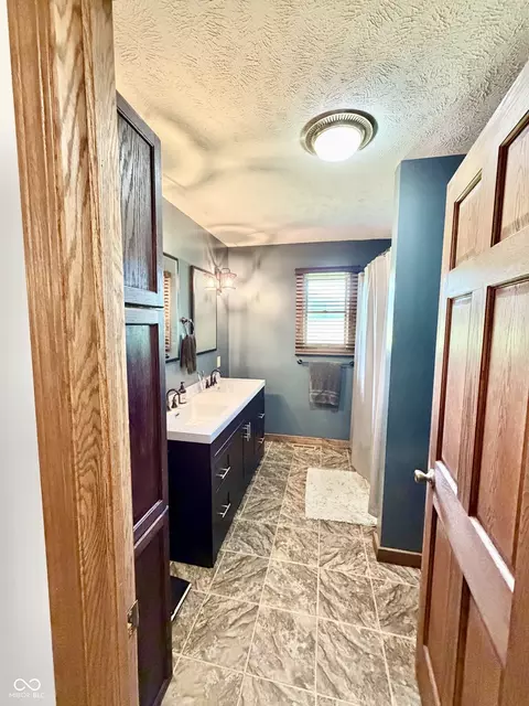 Bath - 2742 E 1450 N, Covington, IN 47932 photo 3 of 4